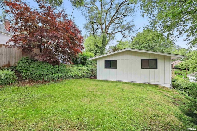 2402 Middle Rd, Davenport, IA 52803 - view of yard