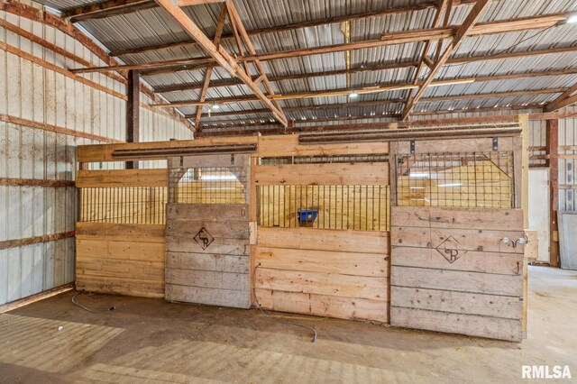 944 45th St, New Boston, IL 61272 - view of horse barn