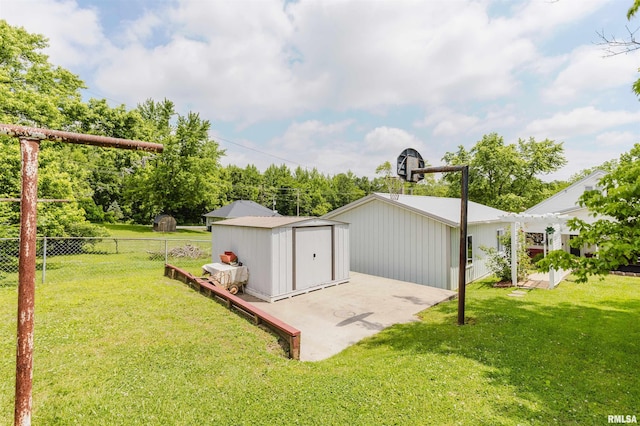 1408 Newton Ave, Johnston City, IL 62951 - view of yard