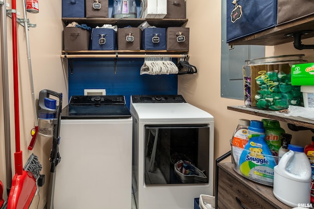 611 E Grand Ave, Carterville, IL 62918 - laundry room featuring washing machine and clothes dryer