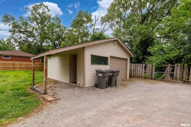 611 E Grand Ave, Carterville, IL 62918 - view of detached garage