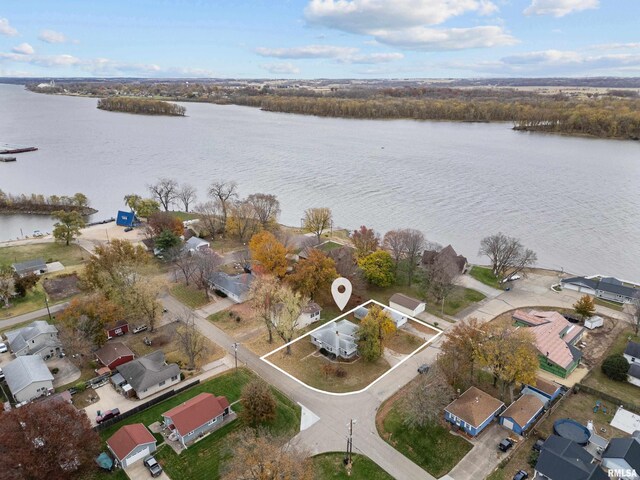 519 2nd St, Camanche, IA 52730 - aerial view of property's location featuring a nearby body of water and nearby suburban area