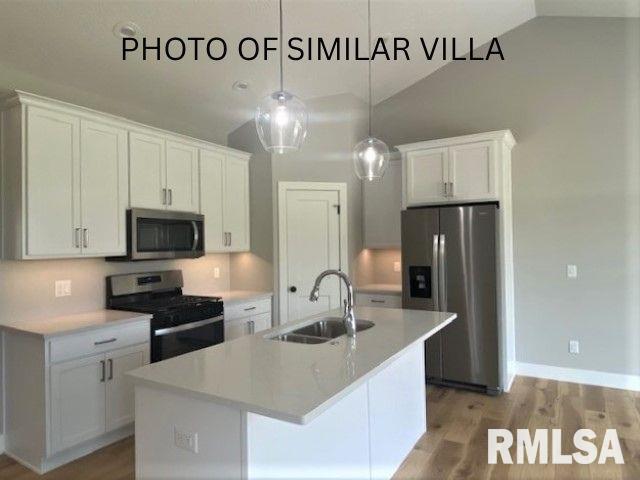 4730 Willow Cir, Davenport, IA 52806 - photo 2