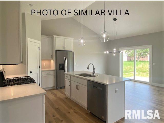 4730 Willow Cir, Davenport, IA 52806 - photo 6