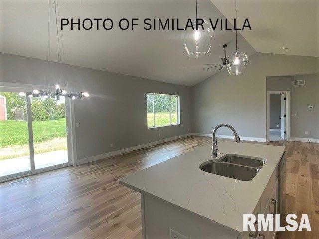 4730 Willow Cir, Davenport, IA 52806 - photo 8