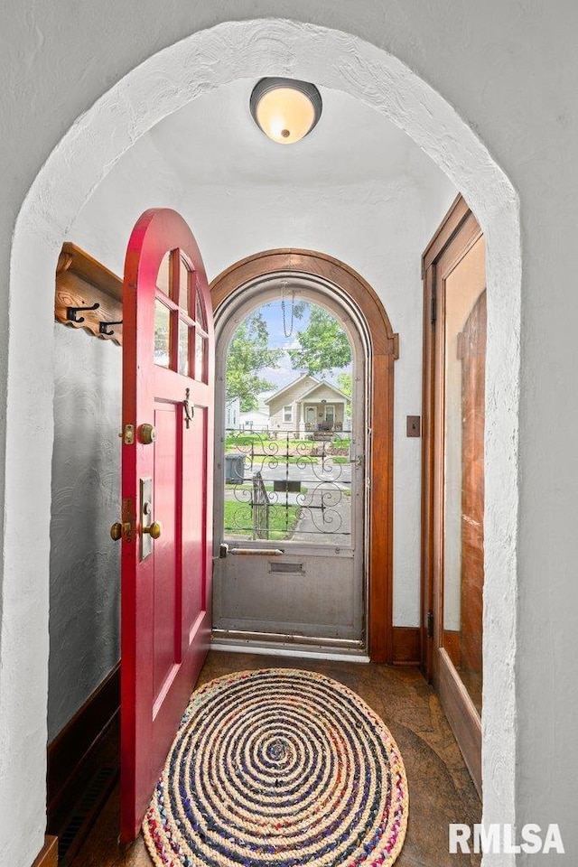 2446 16th Ave, Moline, IL 61265 - entryway featuring baseboards