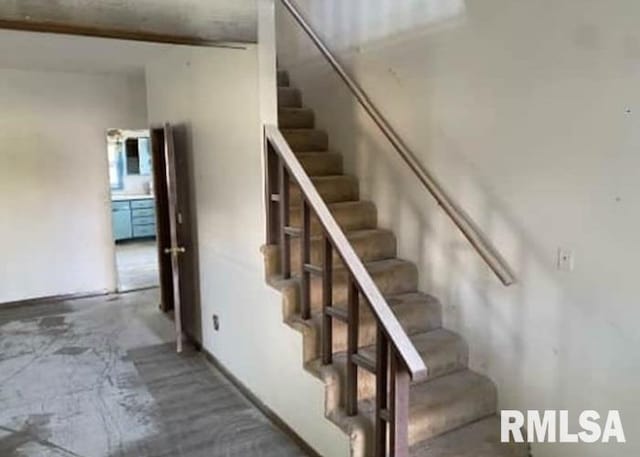 207 W Wilson St, New London, IA 52645 - view of stairway