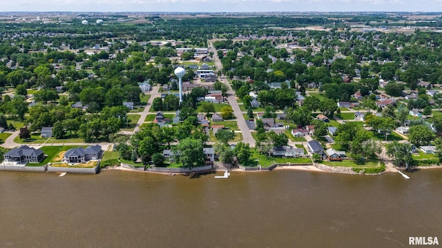 905 1st St, Camanche, IA 52730 - aerial view of residential area featuring a large body of water