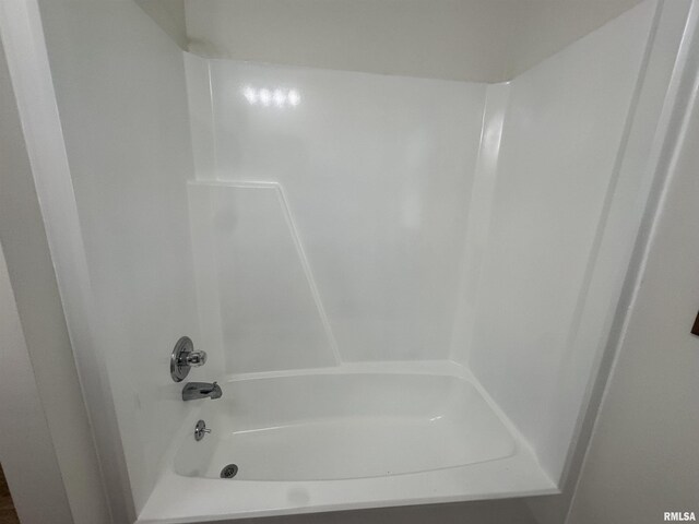 1492 45th St, New Boston, IL 61272 - full bath featuring shower / bath combination
