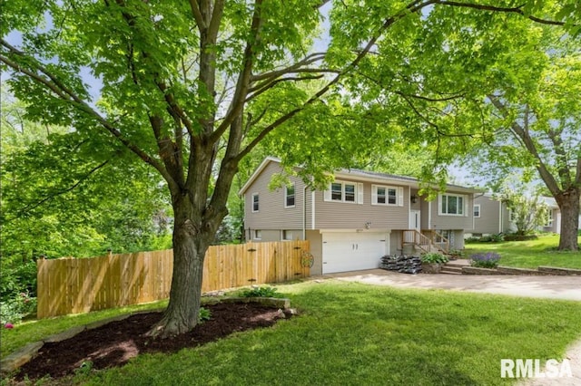 3071 S Hampton Dr, Bettendorf, IA 52722 - bi-level home with driveway and a garage