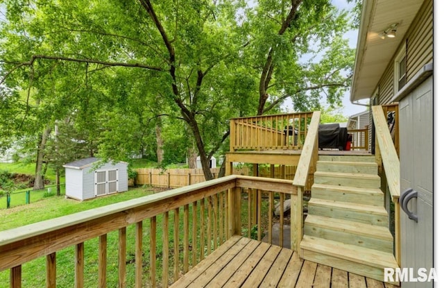 3071 S Hampton Dr, Bettendorf, IA 52722 - deck featuring stairway