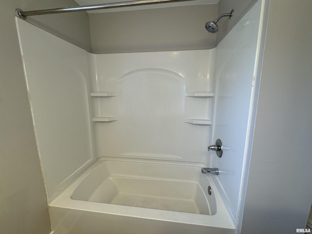 1122 E Colorado St, Davenport, IA 52803 - bathroom featuring washtub / shower combination