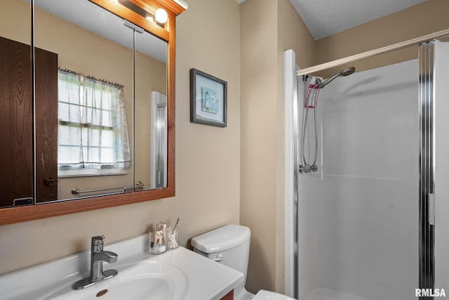 1415 W 59th St, Davenport, IA 52806 - full bath with a shower, toilet, and vanity