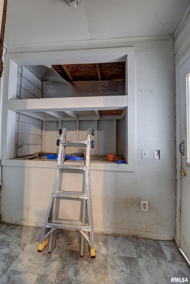 627 5th Ave S, Clinton, IA 52732 - view of kitchen