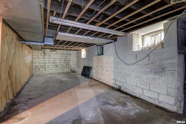 627 5th Ave S, Clinton, IA 52732 - view of basement