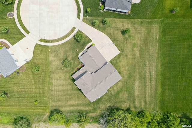 4691 Hidden Lake Ct, Bettendorf, IA 52722 - drone / aerial view