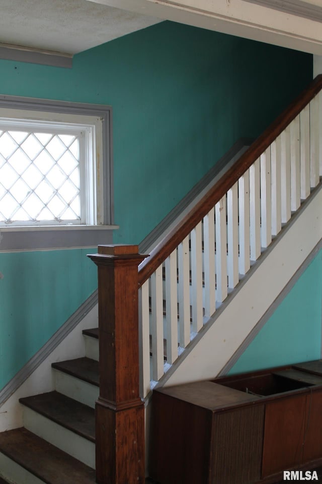 205 W Court St, Cambridge, IL 61238 - view of stairway