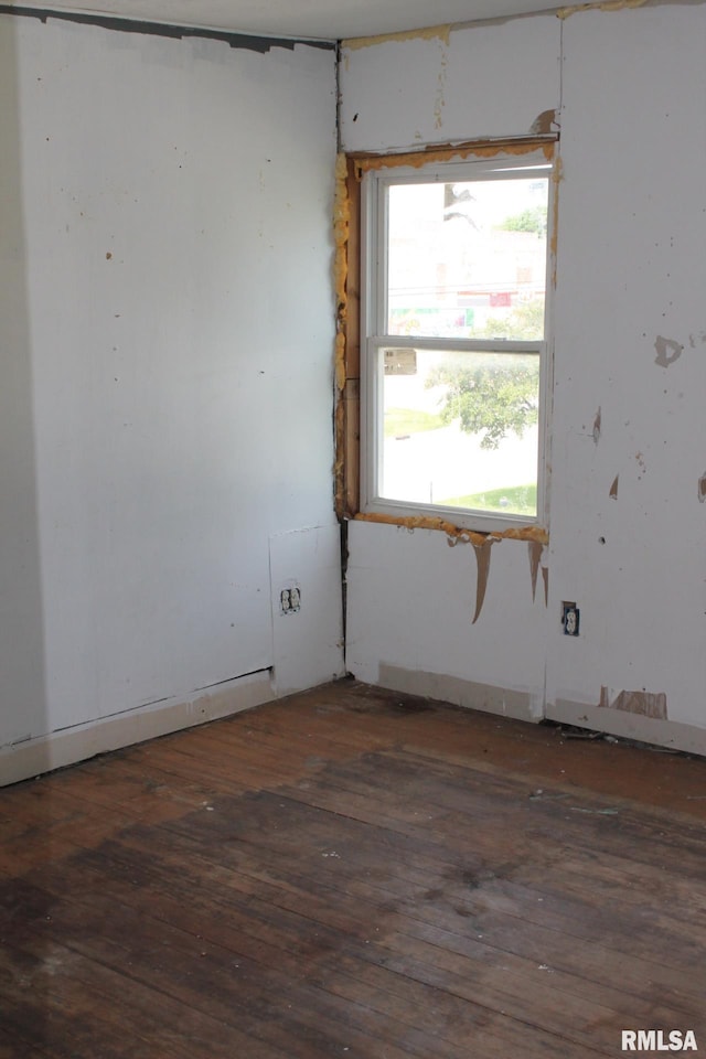 205 W Court St, Cambridge, IL 61238 - spare room with wood-type flooring