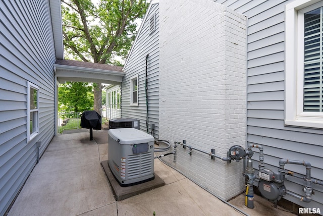 1872 19th Ave, Moline, IL 61265 - view of patio with area for grilling
