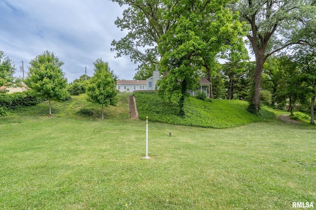 1872 19th Ave, Moline, IL 61265 - view of grassy yard
