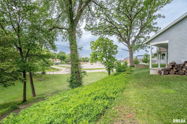 1872 19th Ave, Moline, IL 61265 - view of grassy yard