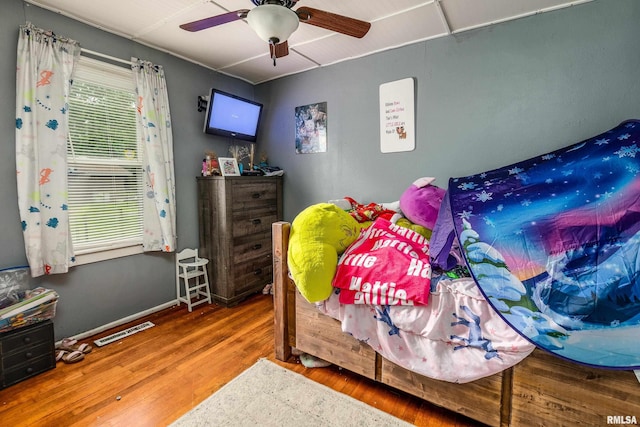 1013 Kirkpatrick St, Benton, IL 62812 - bedroom featuring wood finished floors and a ceiling fan