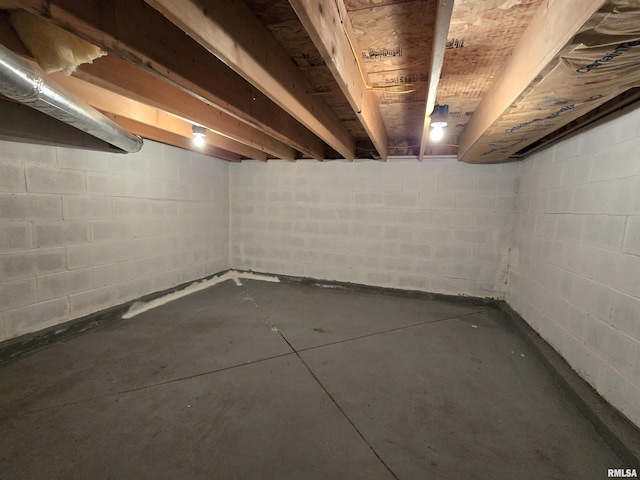 1907 S 15th Ave, Clinton, IA 52732 - unfinished basement with concrete block wall