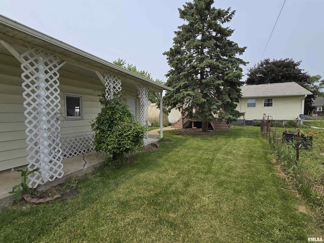 1907 S 15th Ave, Clinton, IA 52732 - view of yard with stairs