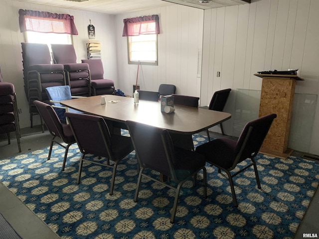 532 8th Ave S, Clinton, IA 52732 - dining room with wooden walls