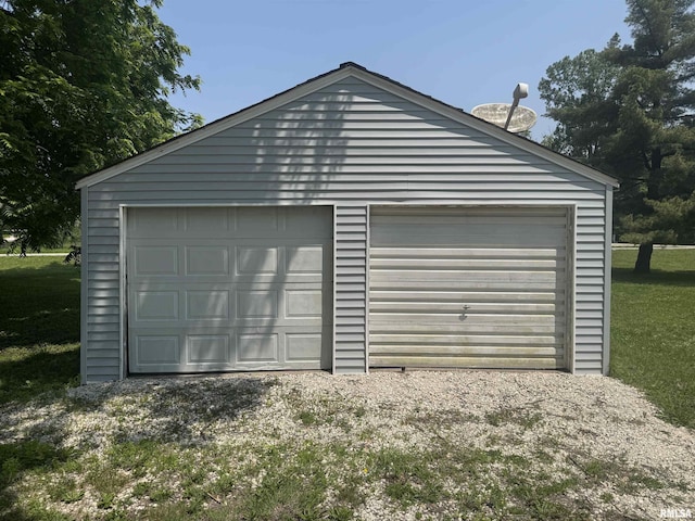 619 Green River St, Colona, IL 61241 - view of detached garage