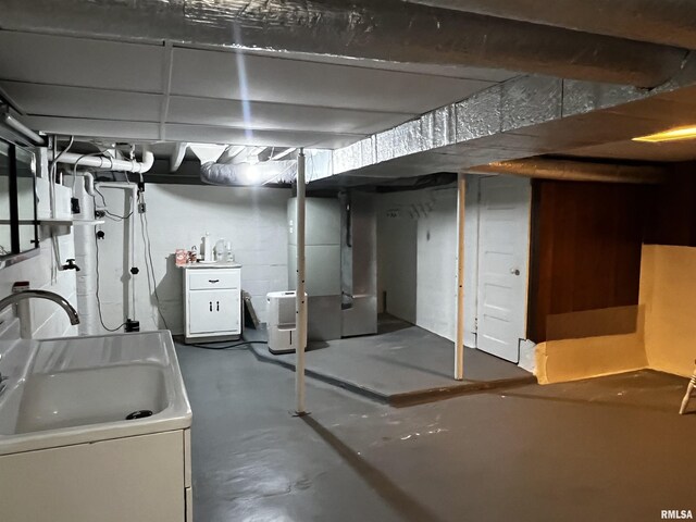 1210 Peterson Ave, Johnston City, IL 62951 - below grade area with a sink