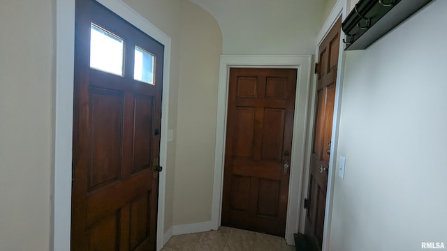 1522 Brady St, Davenport, IA 52803 - foyer entrance featuring baseboards