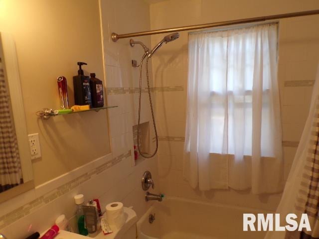 1522 Brady St, Davenport, IA 52803 - full bathroom featuring shower / bath combo with shower curtain