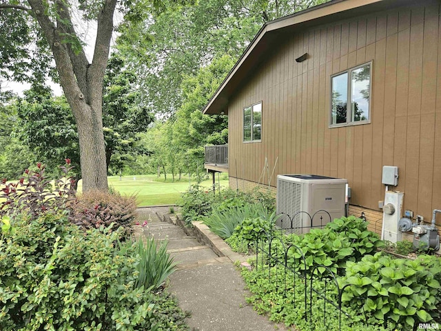 2120 Fareway Dr, Muscatine, IA 52761 - view of home's exterior with central AC