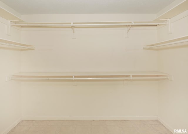 1360 Kimberly Ridge Rd Unit 313, Bettendorf, IA 52722 - view of spacious closet