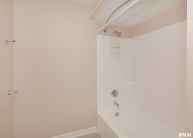 1360 Kimberly Ridge Rd Unit 313, Bettendorf, IA 52722 - full bath with bathing tub / shower combination and baseboards