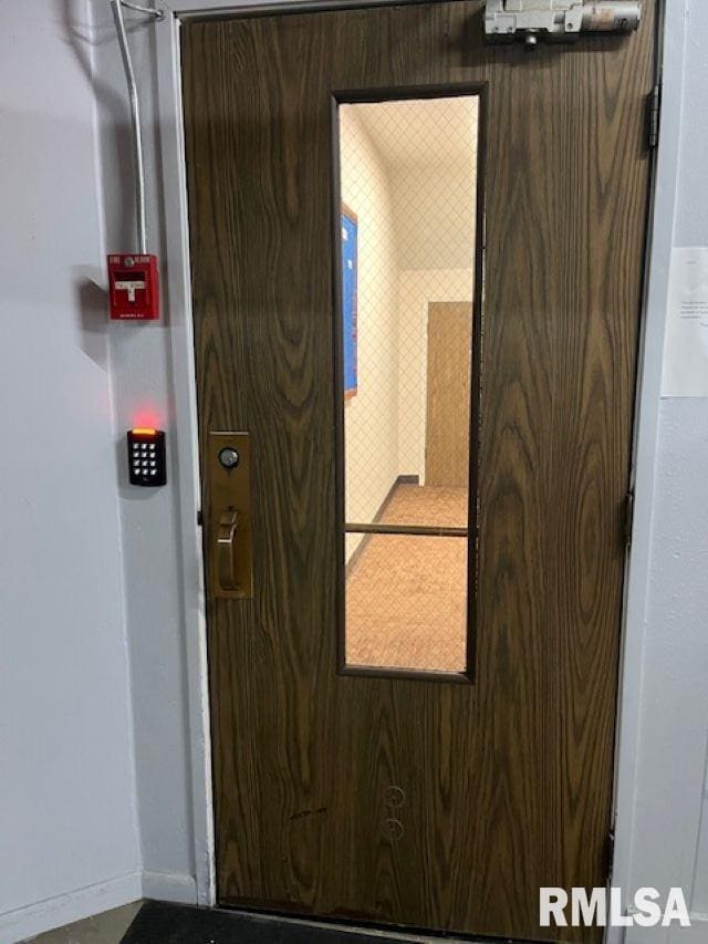 1360 Kimberly Ridge Rd Unit 313, Bettendorf, IA 52722 - property entrance