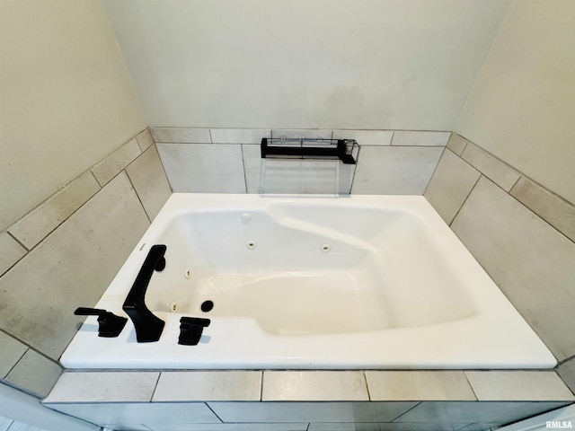 11401 N Joseph St, Dunlap, IL 61525 - bathroom with a whirlpool tub