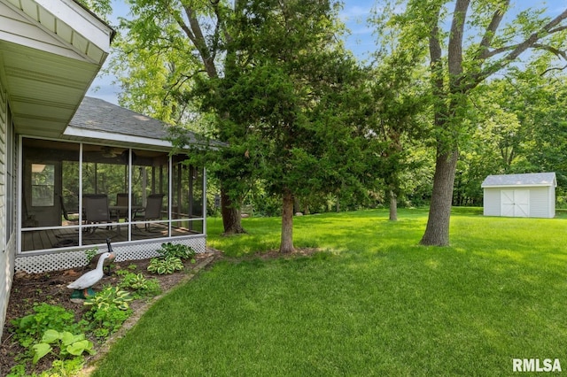 1530 N Pine St, Davenport, IA 52804 - view of grassy yard featuring a sunroom