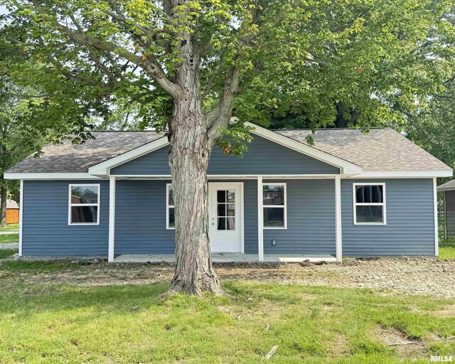 1609 W Chestnut St, Marion, IL 62959 - property entrance with covered porch