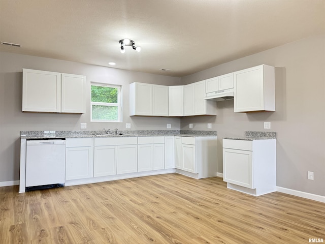 1609 W Chestnut St, Marion, IL 62959 - kitchen featuring dishwasher, light wood finished floors, and baseboards