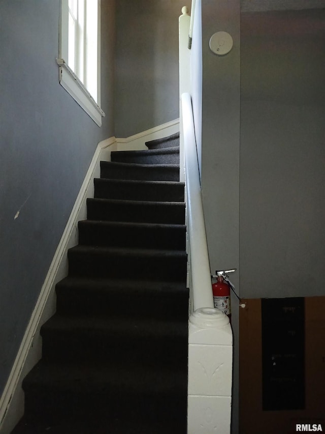 430 E 7th St, Davenport, IA 52803 - view of staircase