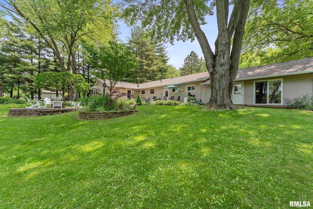 11 Shady Ln, Geneseo, IL 61254 - view of grassy yard