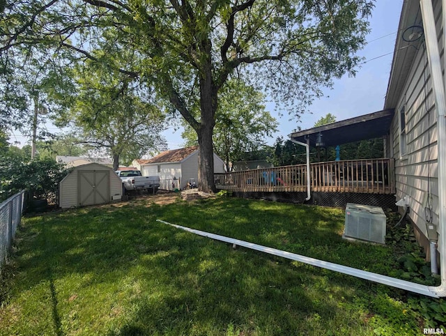 1519 W Columbia Ave, Davenport, IA 52804 - view of yard featuring cooling unit and a wooden deck
