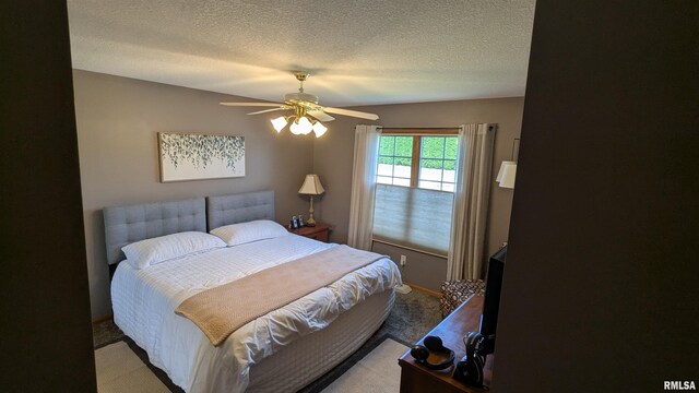 2027 Villa Pines Cir Unit 14, Carbon Cliff, IL 61239 - photo 15