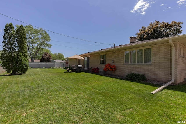 2737 28th Ave, Rock Island, IL 61201 - view of yard