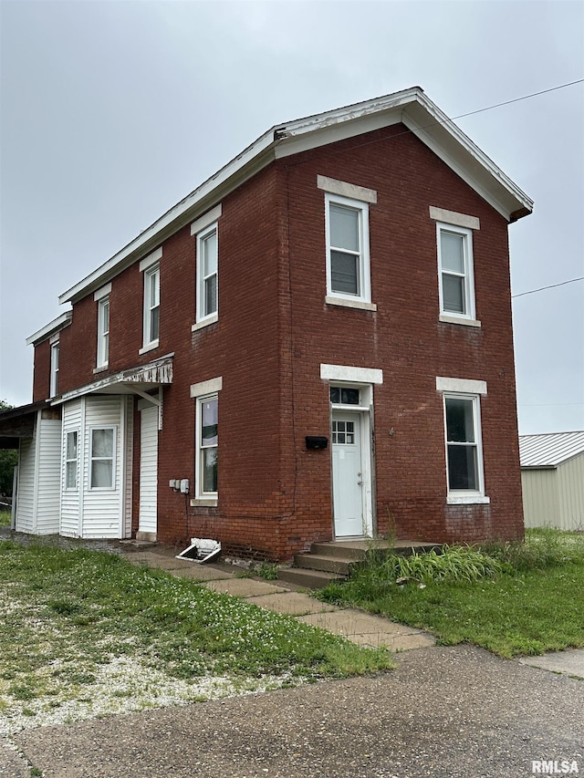 431 N 5th St, Quincy, IL 62301 - view of front facade featuring brick siding