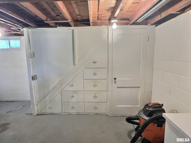 1324 Grandview Dr, Clinton, IA 52732 - basement featuring concrete block wall