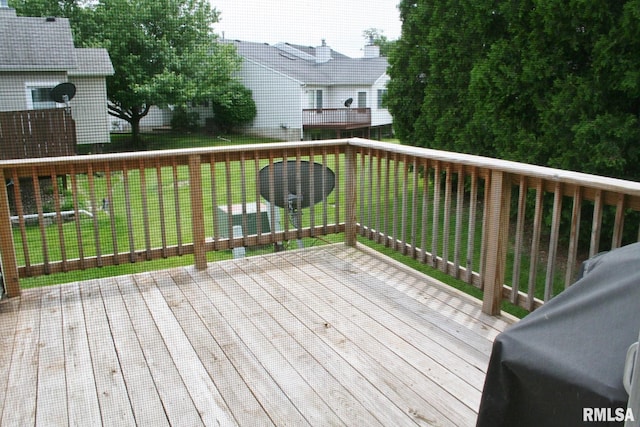 3996 Partridge Cir, Bettendorf, IA 52722 - deck featuring a lawn
