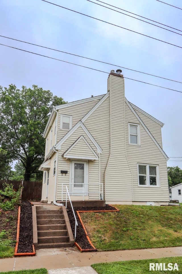 1617 Payson Ave, Quincy, IL 62301 - view of front of home featuring a chimney